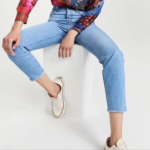 Levi's Wedgie Straight Premium Denim Button Fly Jeans Raw Hem Womens Size 31